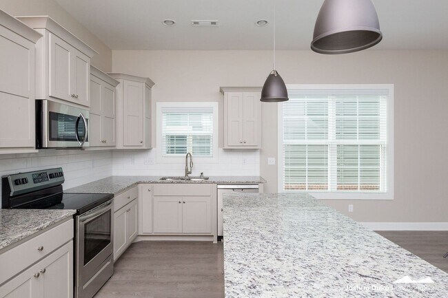 Foto del edificio - SHORT-TERM LEASE 4 Bedroom 4.5 Bathroom New Home!! Now offering 1st months rent paid. Avail now t...