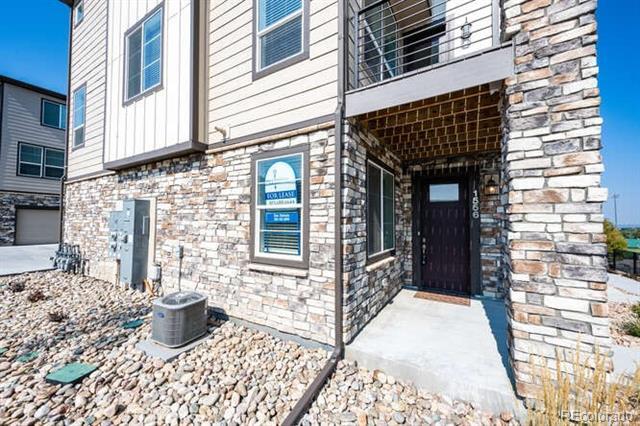 Building Photo - 1556 Castle Creek Cir