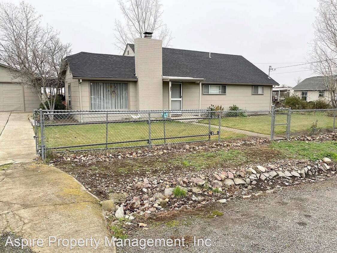 Primary Photo - 4 br, 2 bath House - 275 Charlotte Ann
