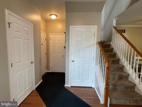 Building Photo - 821 Hinchley Run