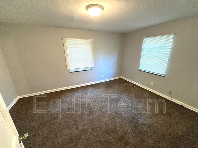 Foto del edificio - 3065 Bracken Woods Ln