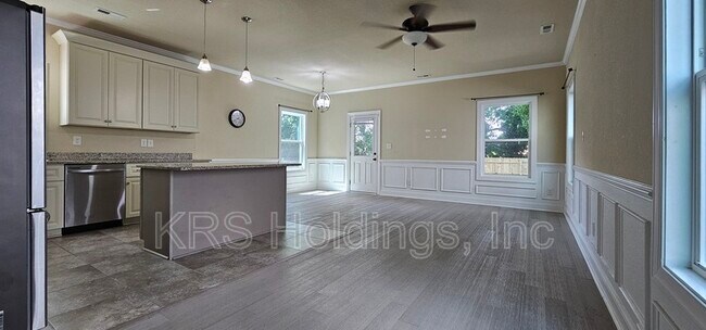 Foto del edificio - 1002 Carolina St