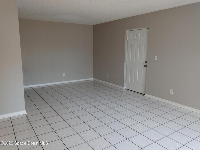 Foto del edificio - 1641 Sunny Brook Ln