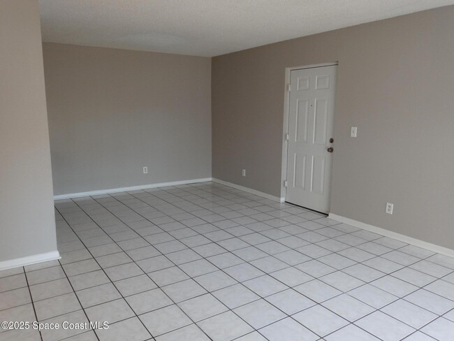 Building Photo - 1641 Sunny Brook Ln