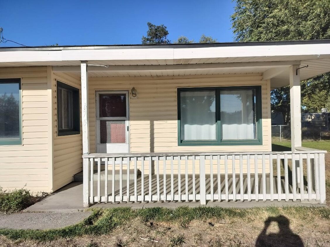 Primary Photo - 475 N 15th E