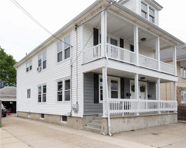 Foto del edificio - 10 Island Ave