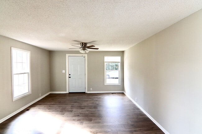 Building Photo - Cozy Duplex in Kannapolis