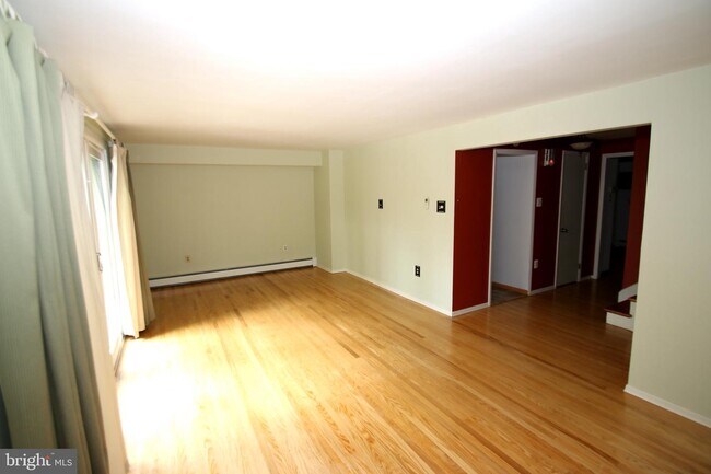 Foto del edificio - 400 W Monument Ave