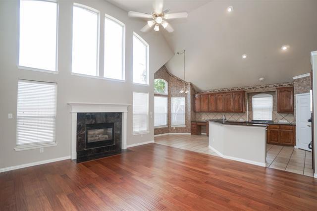 Foto del edificio - 4345 Benton Elm Dr