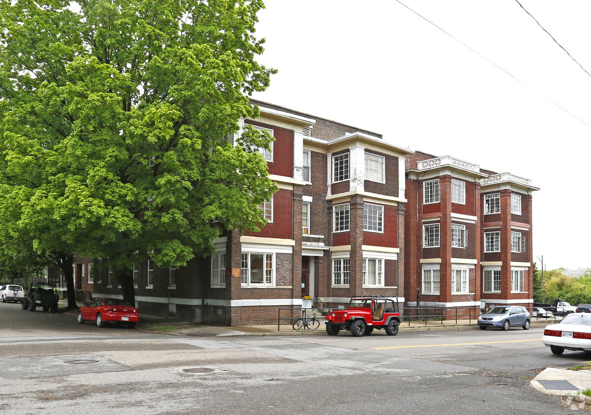 Building Photo - Monday Apartments