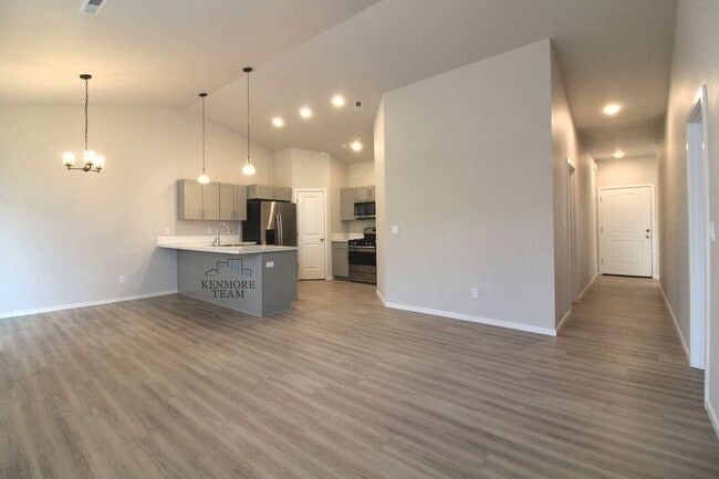 Building Photo - 5305 Remington Dr