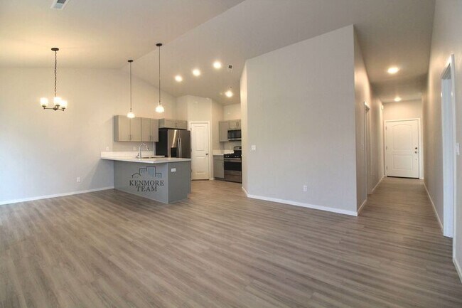 Foto del edificio - 5305 Remington Dr