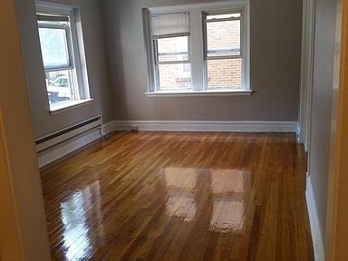 Building Photo - 6300 N Rosebury Ave