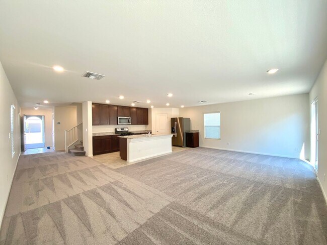 Building Photo - 8175 Seminario Ave