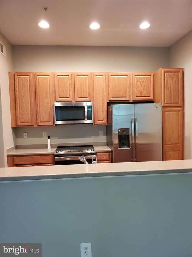 Primary Photo - 22547 Landing Way