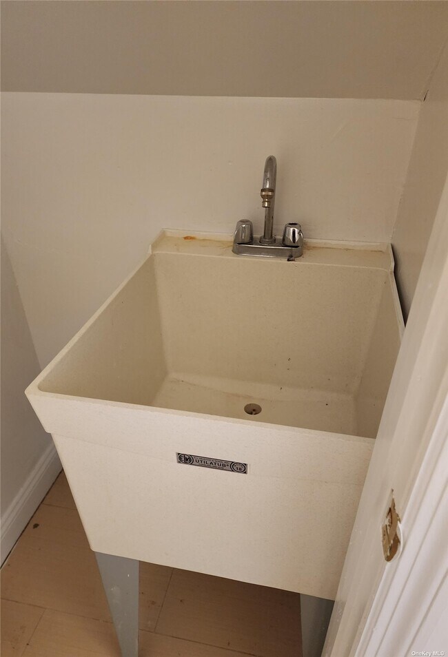 Foto del edificio - 149-22-115 15th Dr