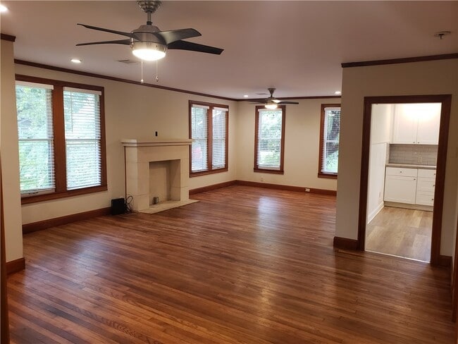 Building Photo - 5115 Woodview Ave