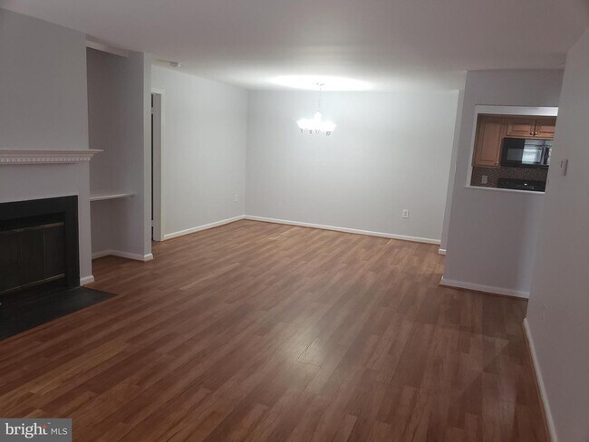Building Photo - 20651 Shadyside Way