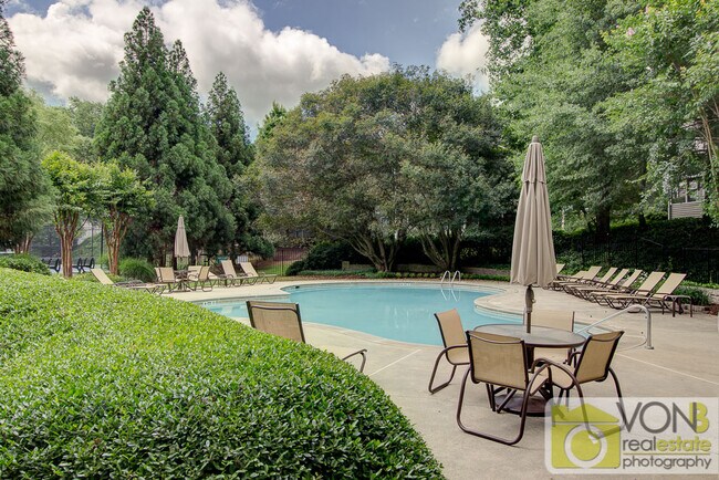 Foto del edificio - 803 Wynnes Ridge Cir SE
