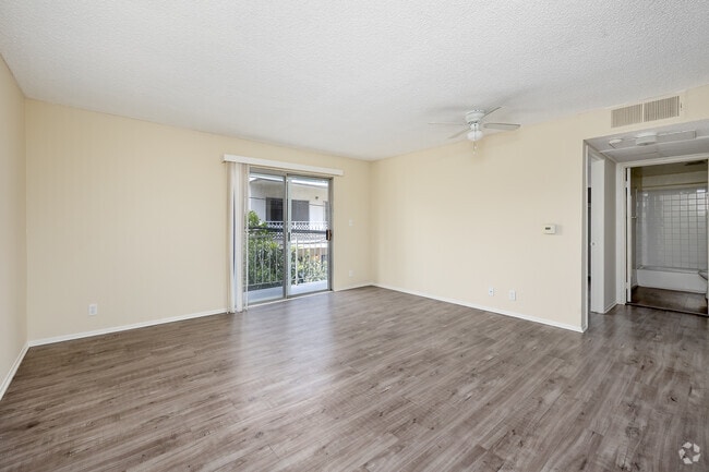 Interior Photo - Irolostar Apartments