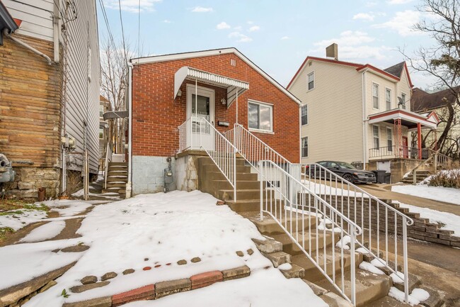 Photo - AVAILABLE NOW! Start the New Year in a new home with this STUNNING 2-bedroom in Avalon, ready for...