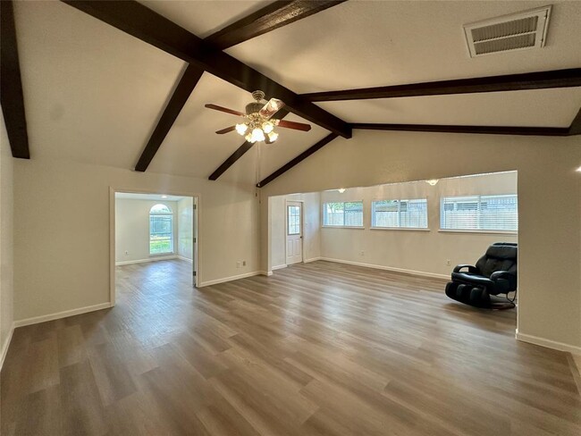 Foto del edificio - 1126 Ravenscourt Dr