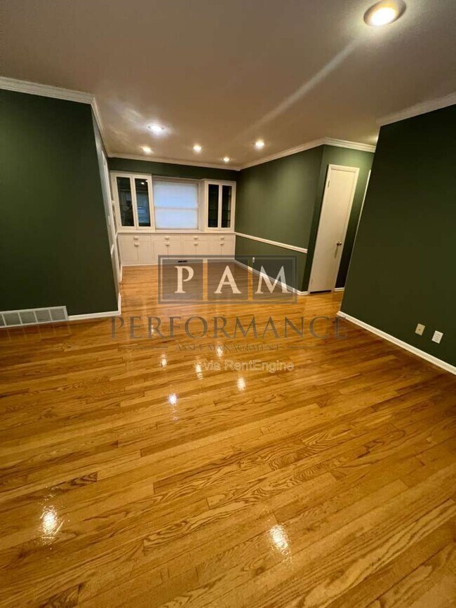 Foto del edificio - 8862 N Malibu Dr