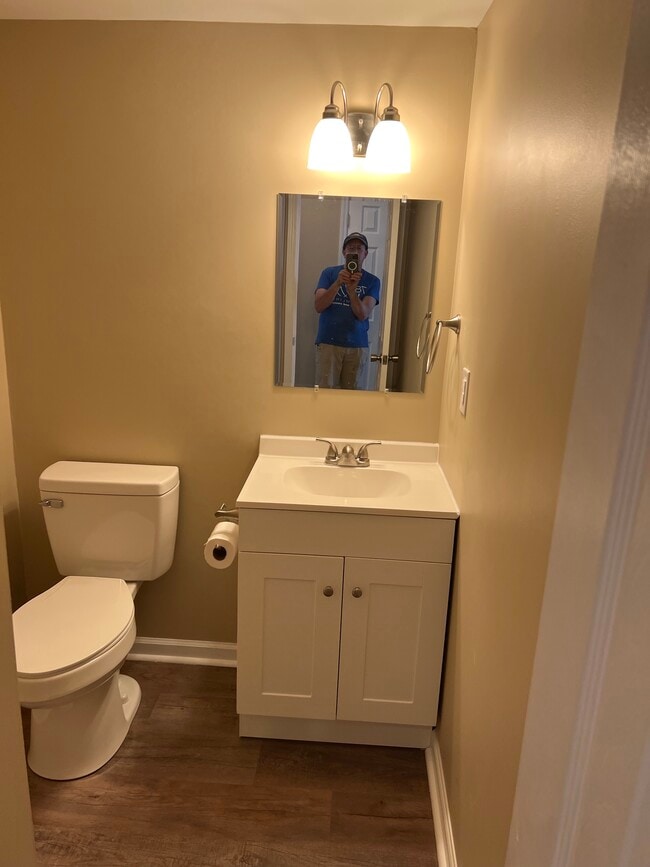 Building Photo - 117 Langley Dr