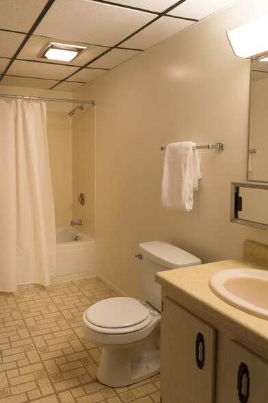 Bathroom Fixtures Vernon chesterfield village apt rentals - mount vernon, il | apartments Bathroom Fixtures Vernon chesterfield village apt rentals - mount vernon, il | apartments