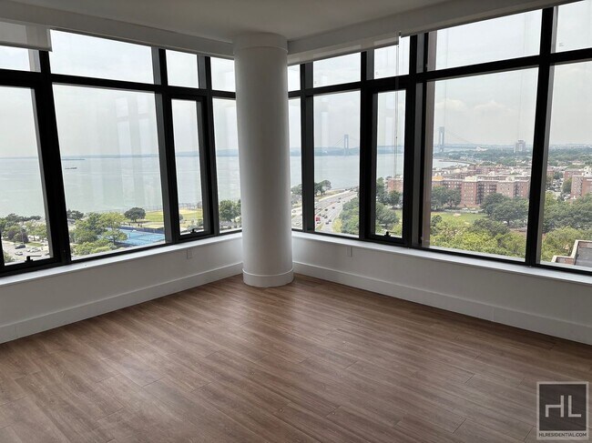 Foto del edificio - Cropsey Ave