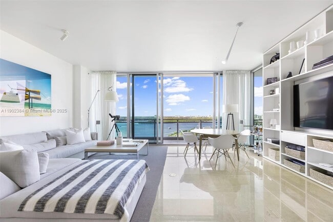 Foto del edificio - 10295 Collins Ave