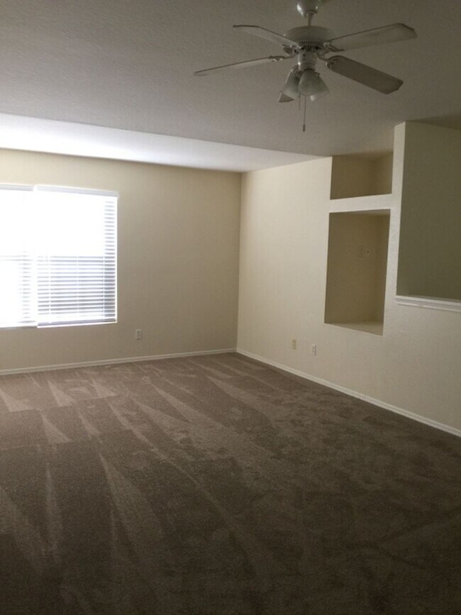 Foto del edificio - 36232 Misty Oak Dr