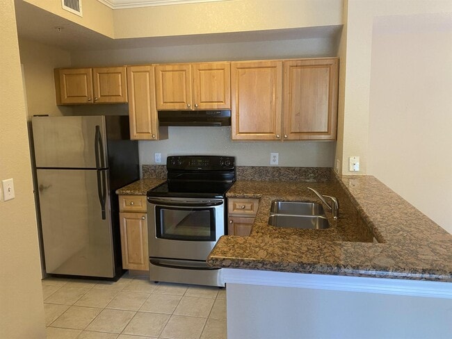 Building Photo - 15075 Michelangelo Blvd