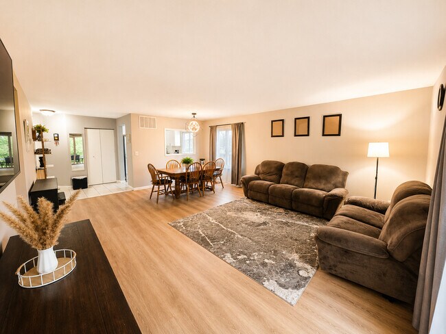 Foto del edificio - 2474 Brunswick Cir