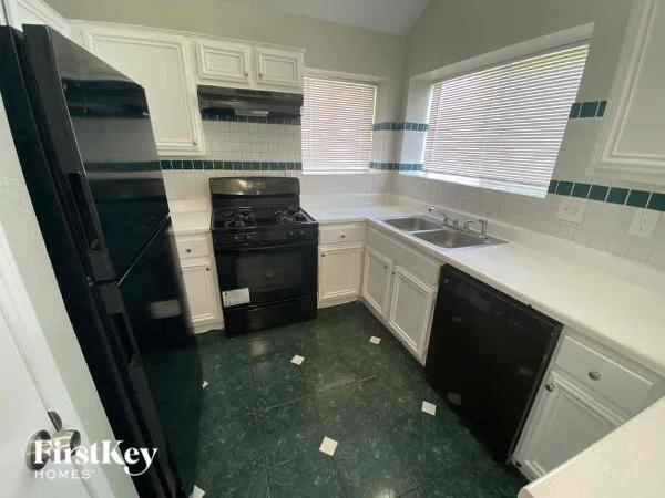 Building Photo - 8418 Elm Lake Dr