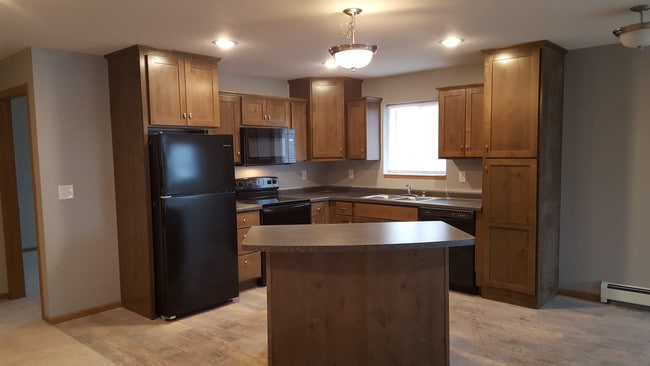 Building Photo - Mainstreeter Apartment Homes