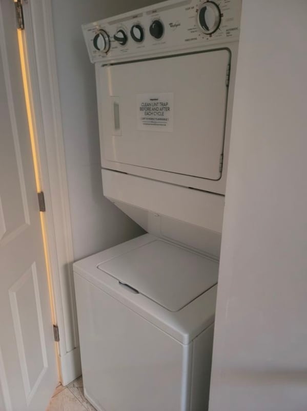 Building Photo - 4549-4551-4551 Oakland Ave