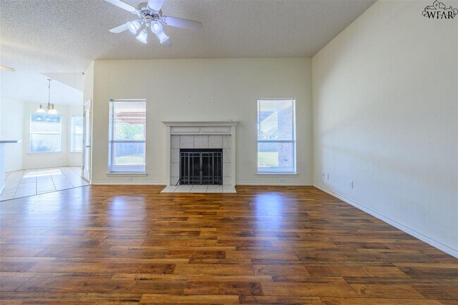 Foto del edificio - 6017 Van Dorn Dr
