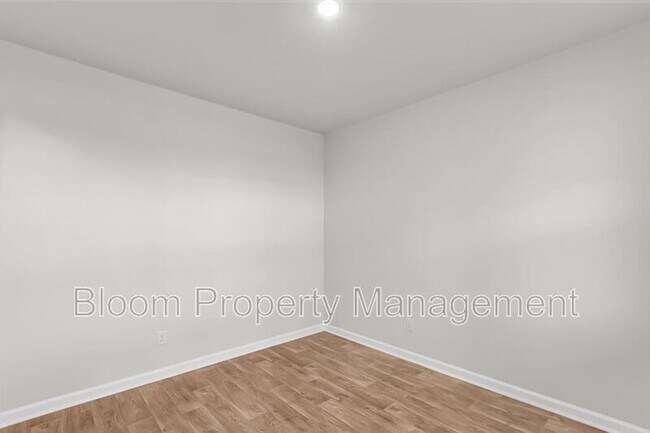 Foto del edificio - 502 Lk Rdg Blvd