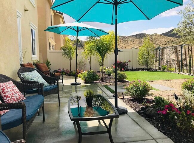 Foto del edificio - 24255 Lilac Ln