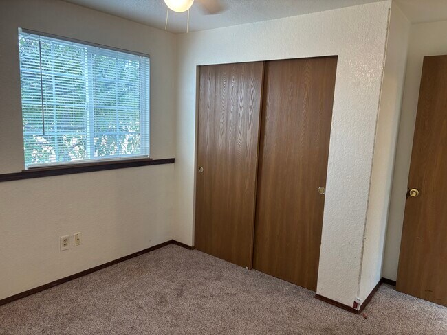 Foto del edificio - 702 Salzburg Ln SE