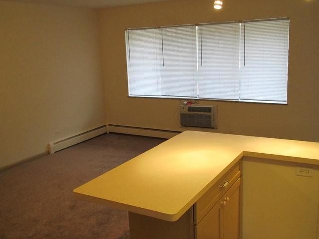 Building Photo - 725 Busse Hwy
