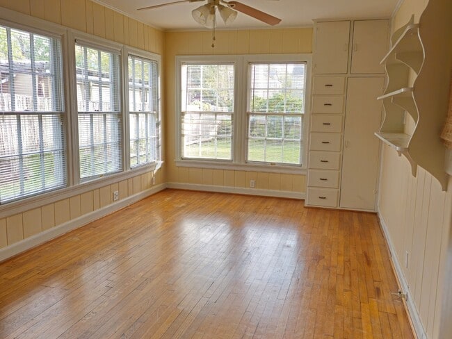 Foto del edificio - 2247 South Blvd