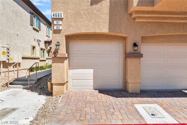 Building Photo - 4660 Blaise Ave