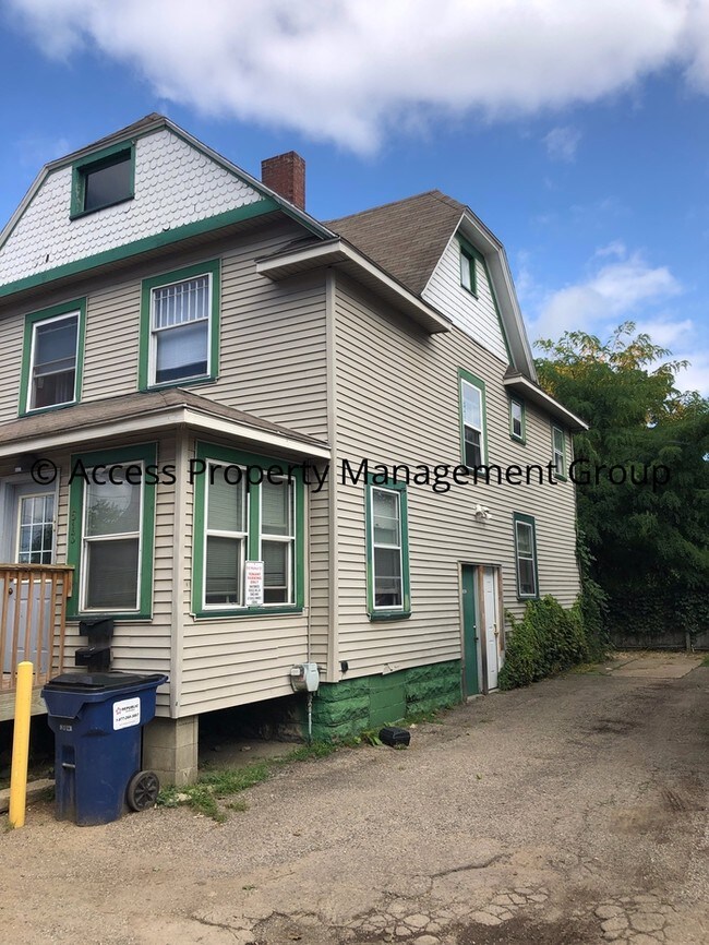 Building Photo - 513 Walnut Ct