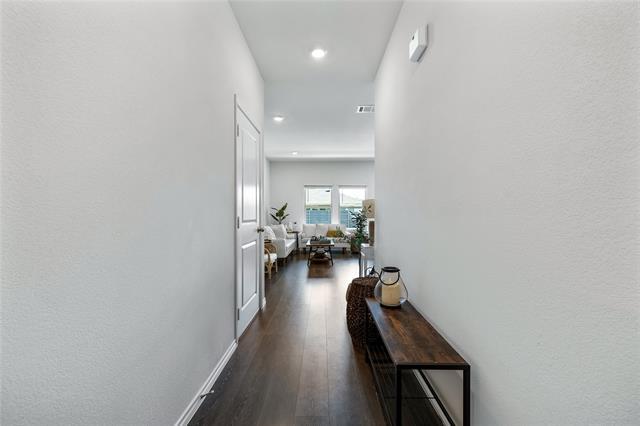 Building Photo - 904 Glover Dr