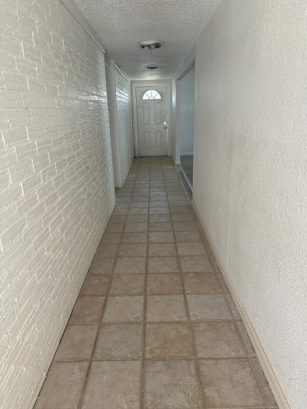 Building Photo - 650 S 22nd St