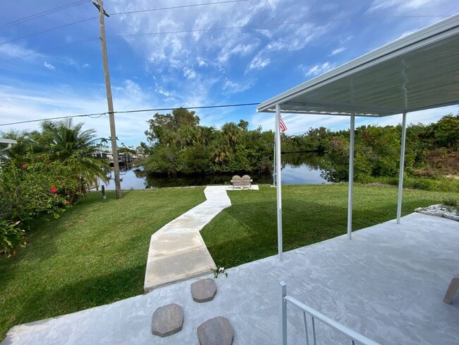 Building Photo - 12 Shoreland Dr