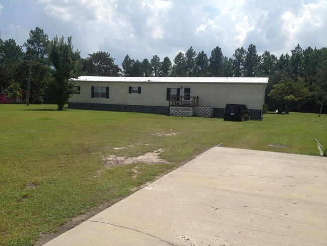 Building Photo - 22099 E Bradis Rd