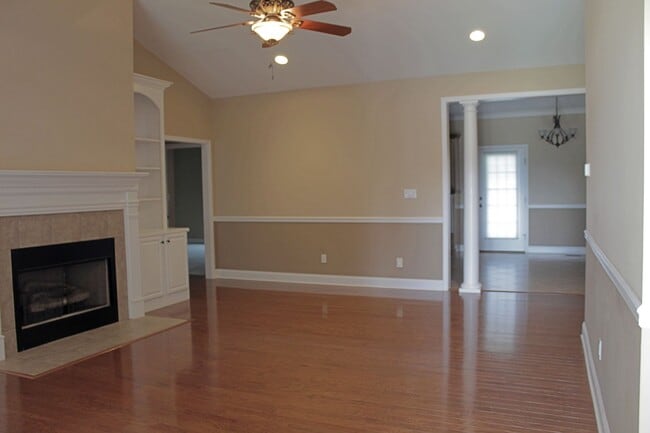 Foto del edificio - For Rent - Charming 3BR/2BA Home in Macken...